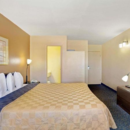 Howard Johnson By Wyndham South Lake Tahoe Exterior foto