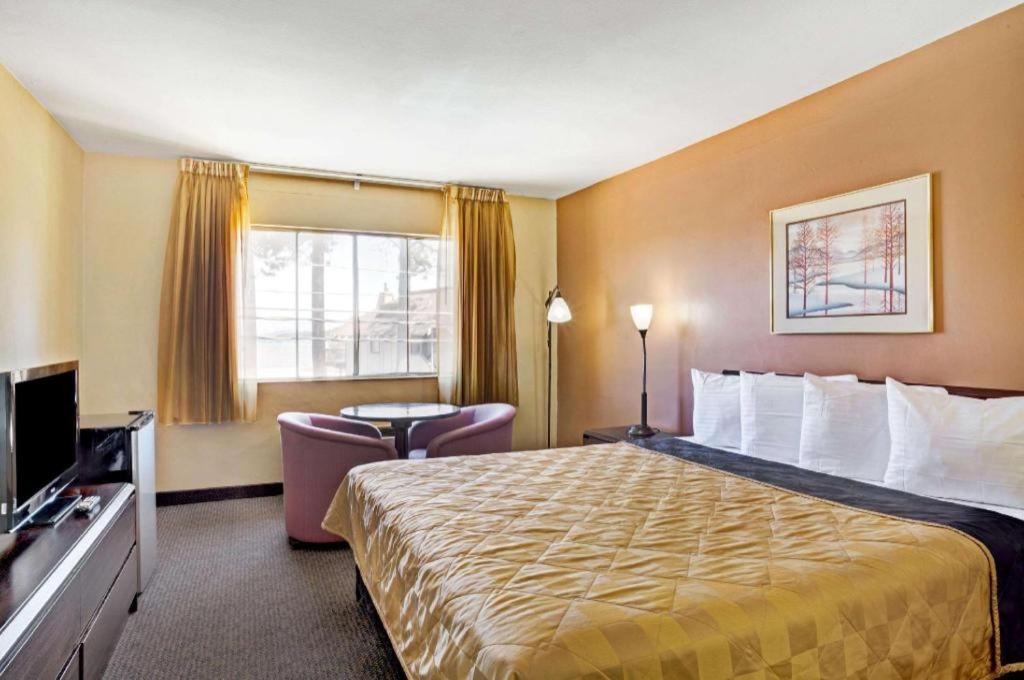 Howard Johnson By Wyndham South Lake Tahoe Exterior foto