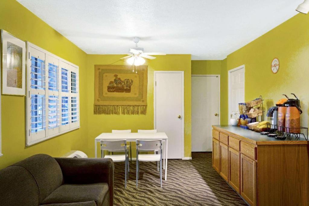 Howard Johnson By Wyndham South Lake Tahoe Exterior foto
